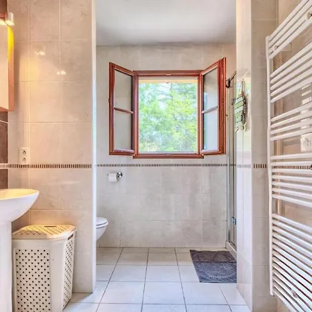 Grande Avec Piscine Privée, 4 Chambres, Jardin, Dordogne Trémolat