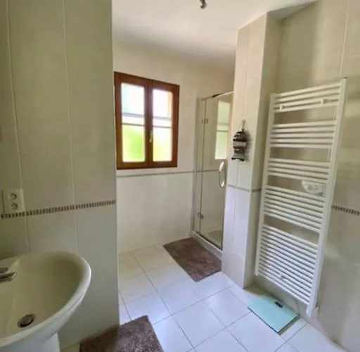 Grande Avec Piscine Privee, 4 Chambres, Jardin, Dordogne